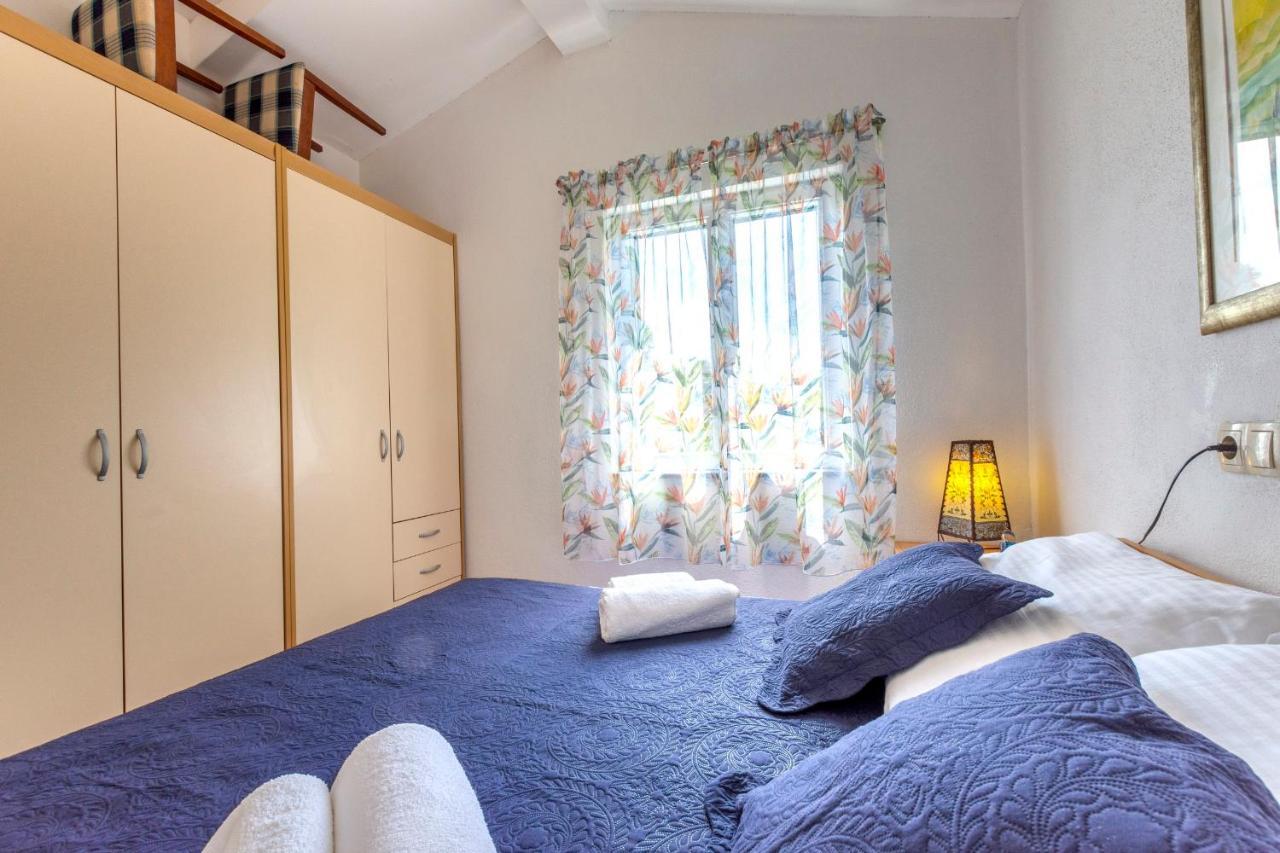 Janus Apartments Єлса Екстер'єр фото