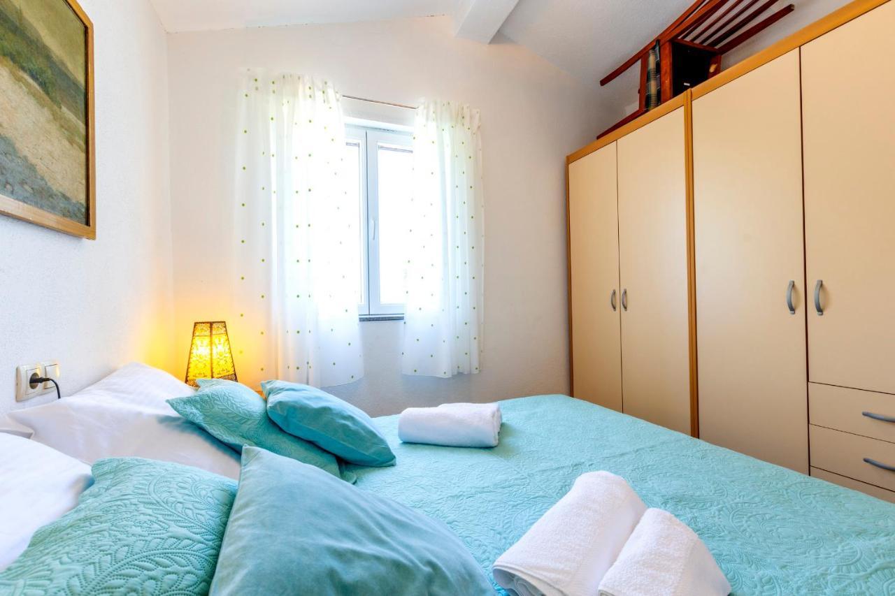 Janus Apartments Єлса Екстер'єр фото