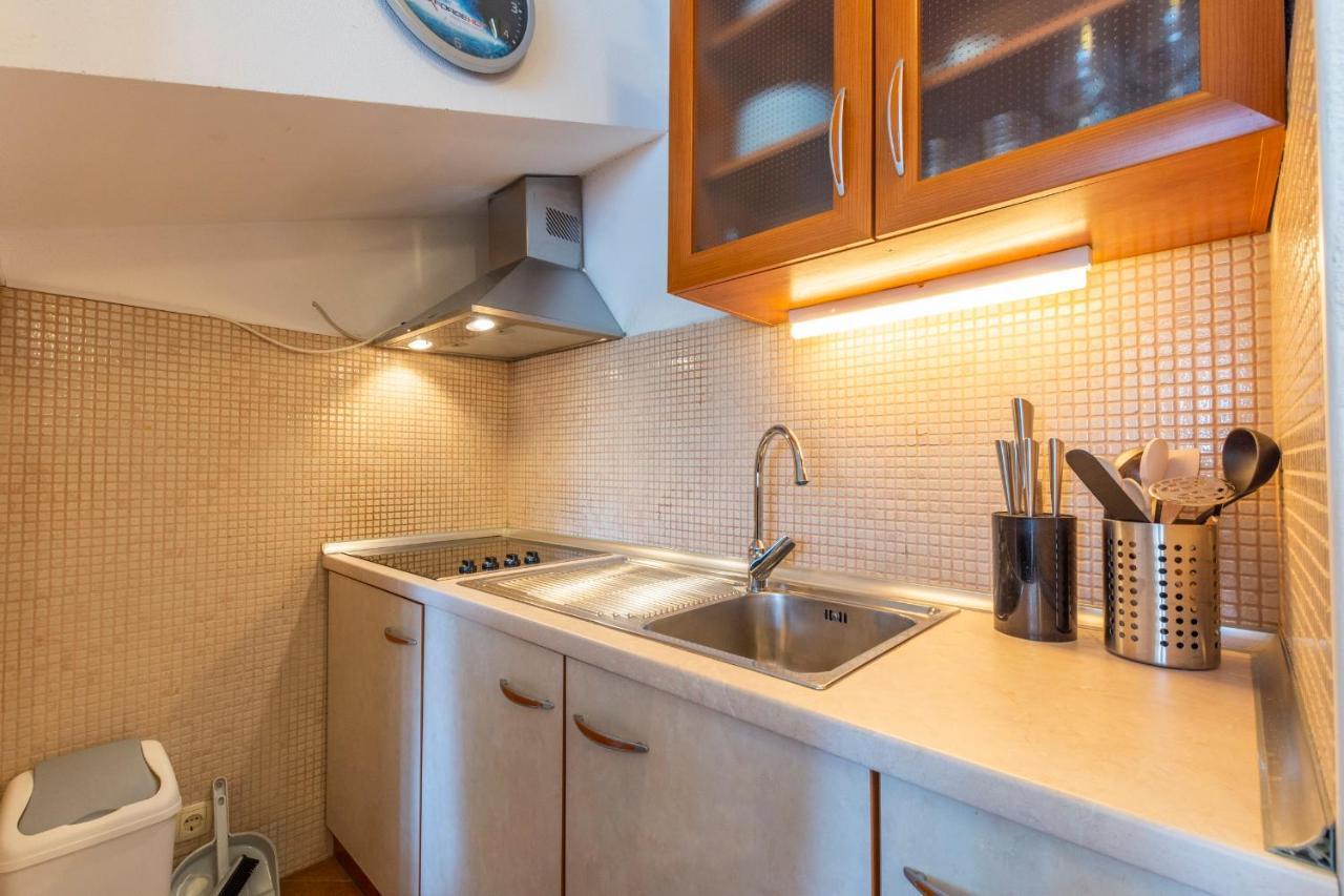 Janus Apartments Єлса Екстер'єр фото